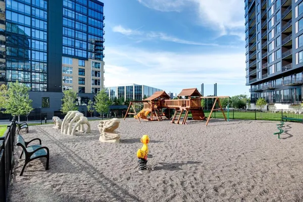 $4,395 | 1240 South 2nd Street, Unit 701, Minneapolis, MN 55415