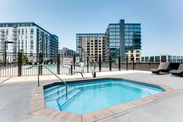$4,395 | 1240 South 2nd Street, Unit 701, Minneapolis, MN 55415