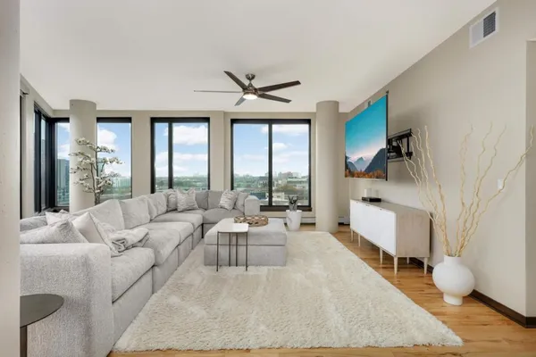 $4,395 | 1240 South 2nd Street, Unit 701, Minneapolis, MN 55415