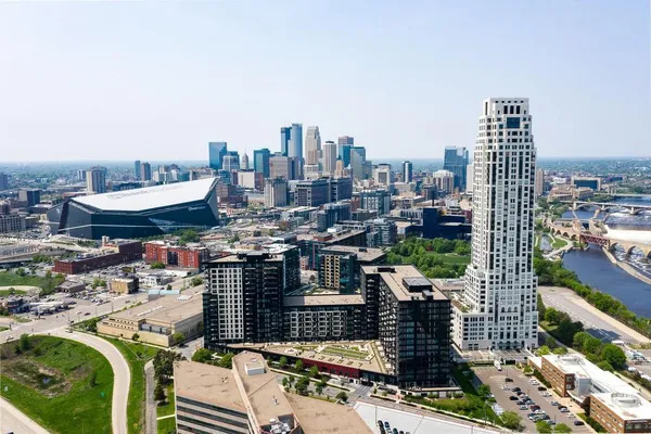 $4,395 | 1240 South 2nd Street, Unit 701, Minneapolis, MN 55415