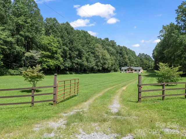 $745,500 | 3540 Fork Creek Road, Saluda, NC 28773