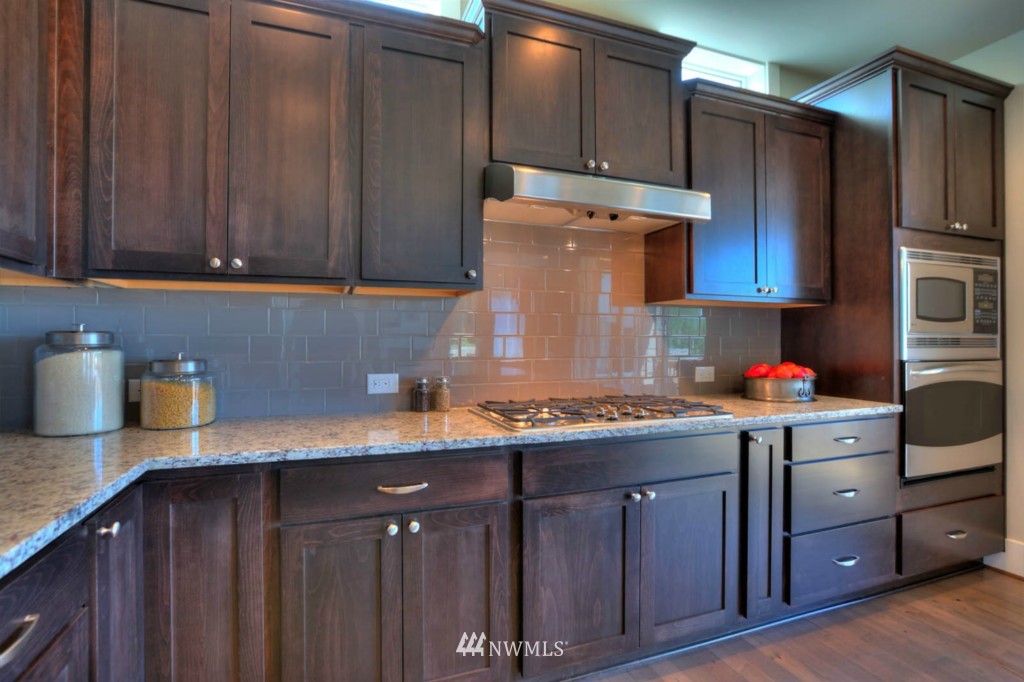 605 Field Place Northeast Renton, WA 98059 - Photo 5 of 23