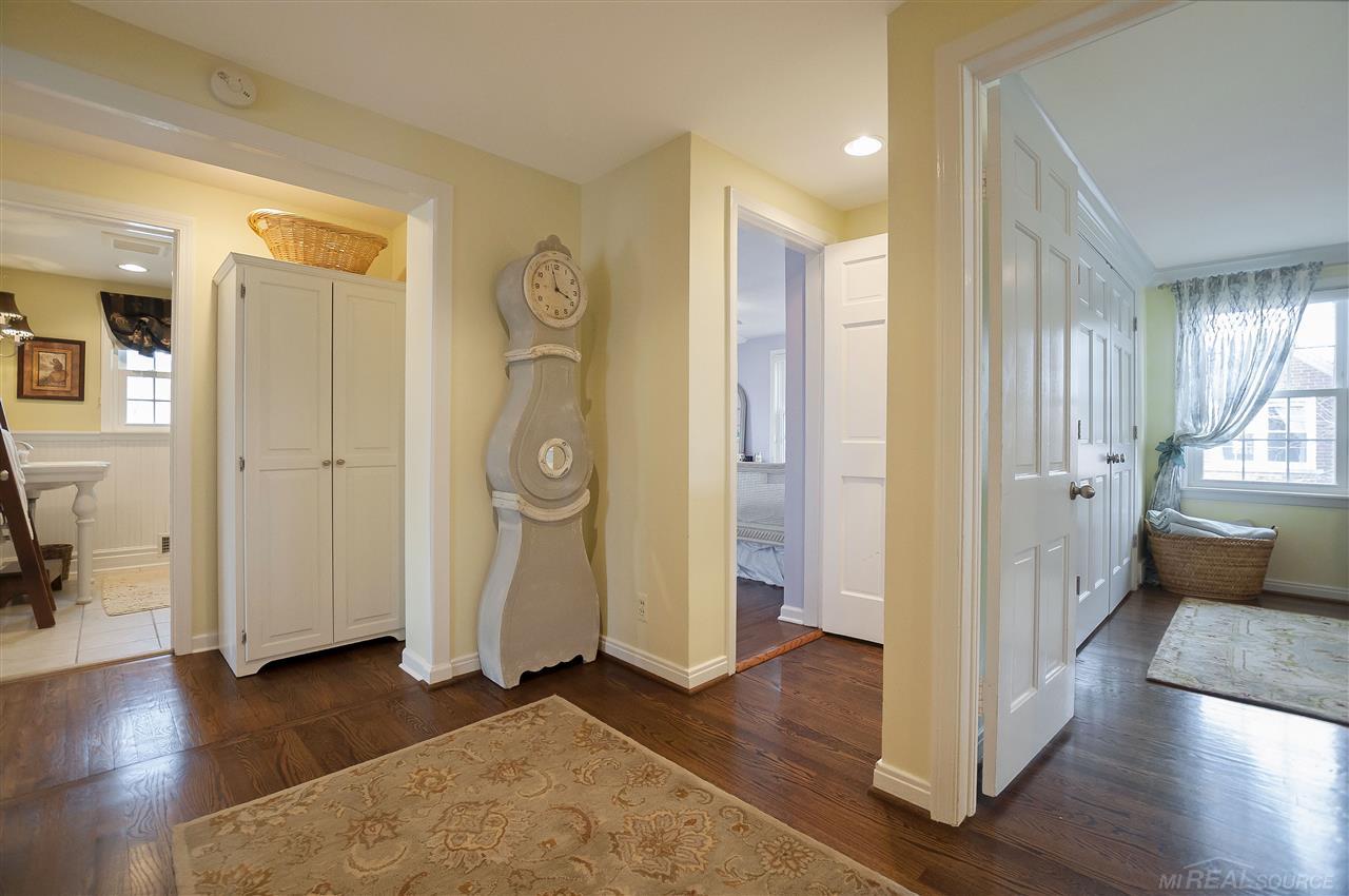 1652 Hawthorne Road Grosse Pointe Woods, MI 48236 - Photo 25 of 55