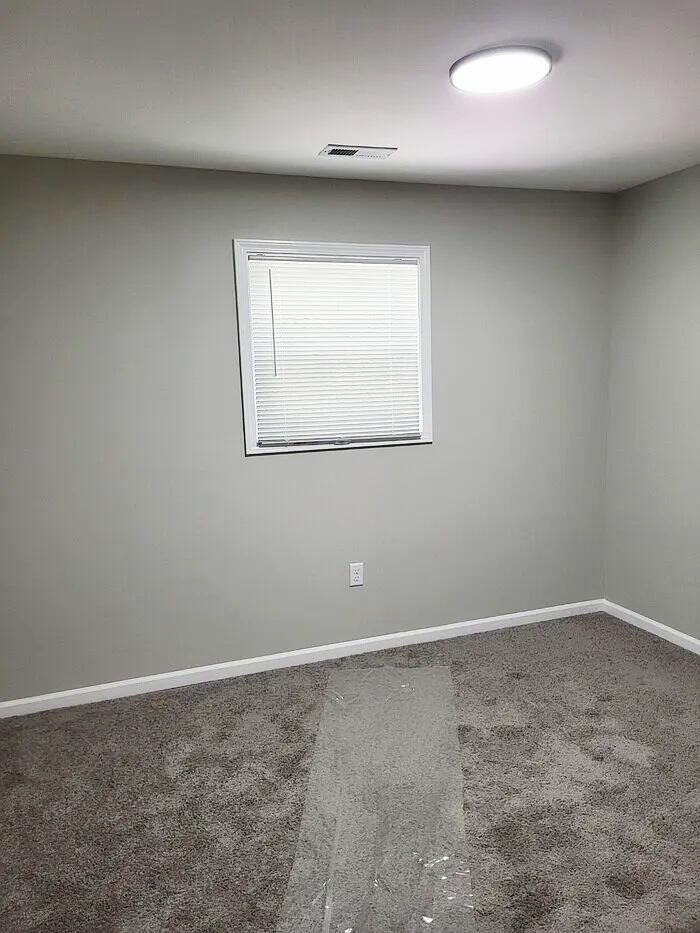 700x933