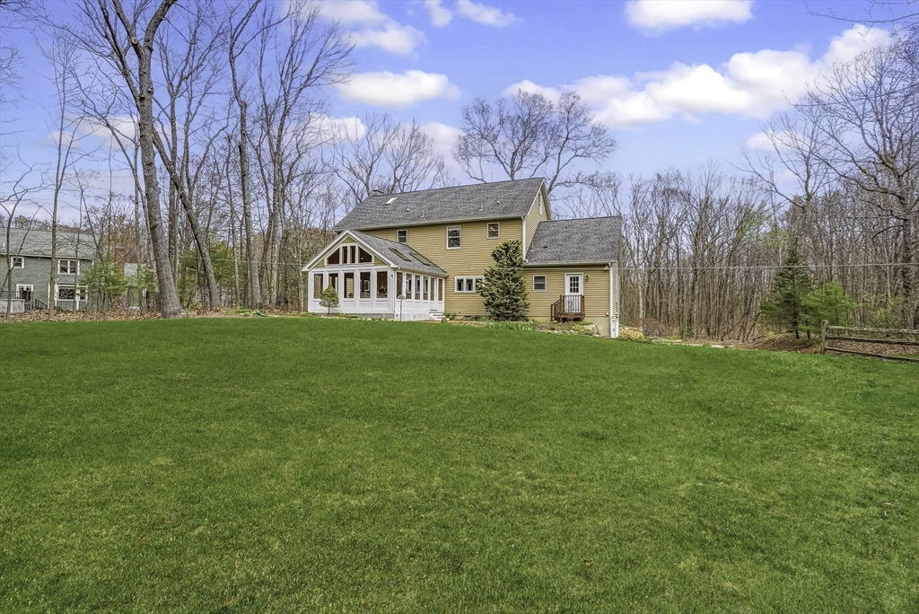 10 Joseph Road Hopkinton, MA 01748 - Photo 4 of 40 Gallery Image 4