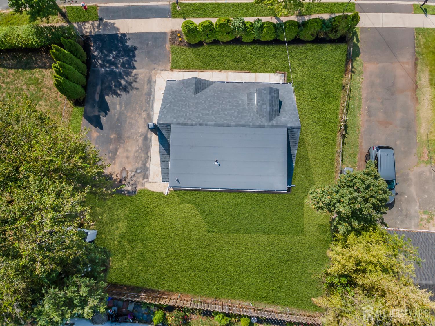 37 North Randolphville Road Piscataway, NJ 08854 - Photo 25 of 31 an aerial view of a house