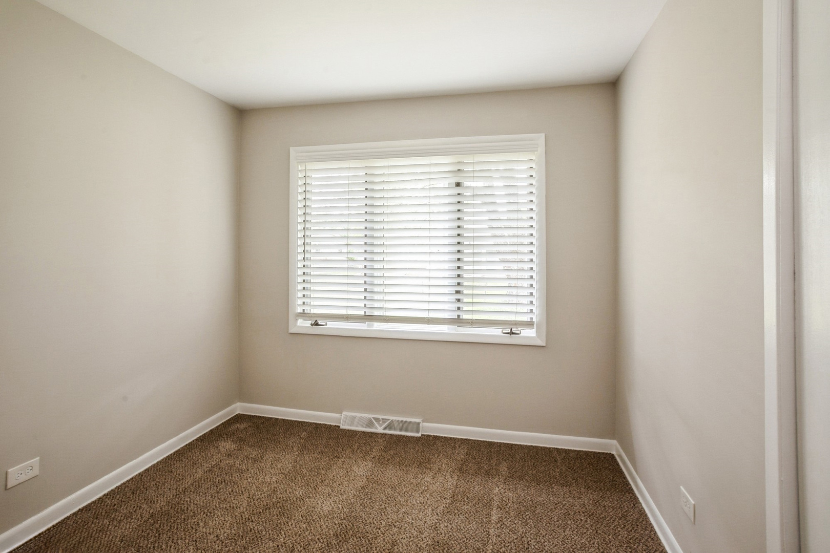 520 Landmeier Road Elk Grove Village, IL 60007 - Photo 11 of 15 Gallery Image 11