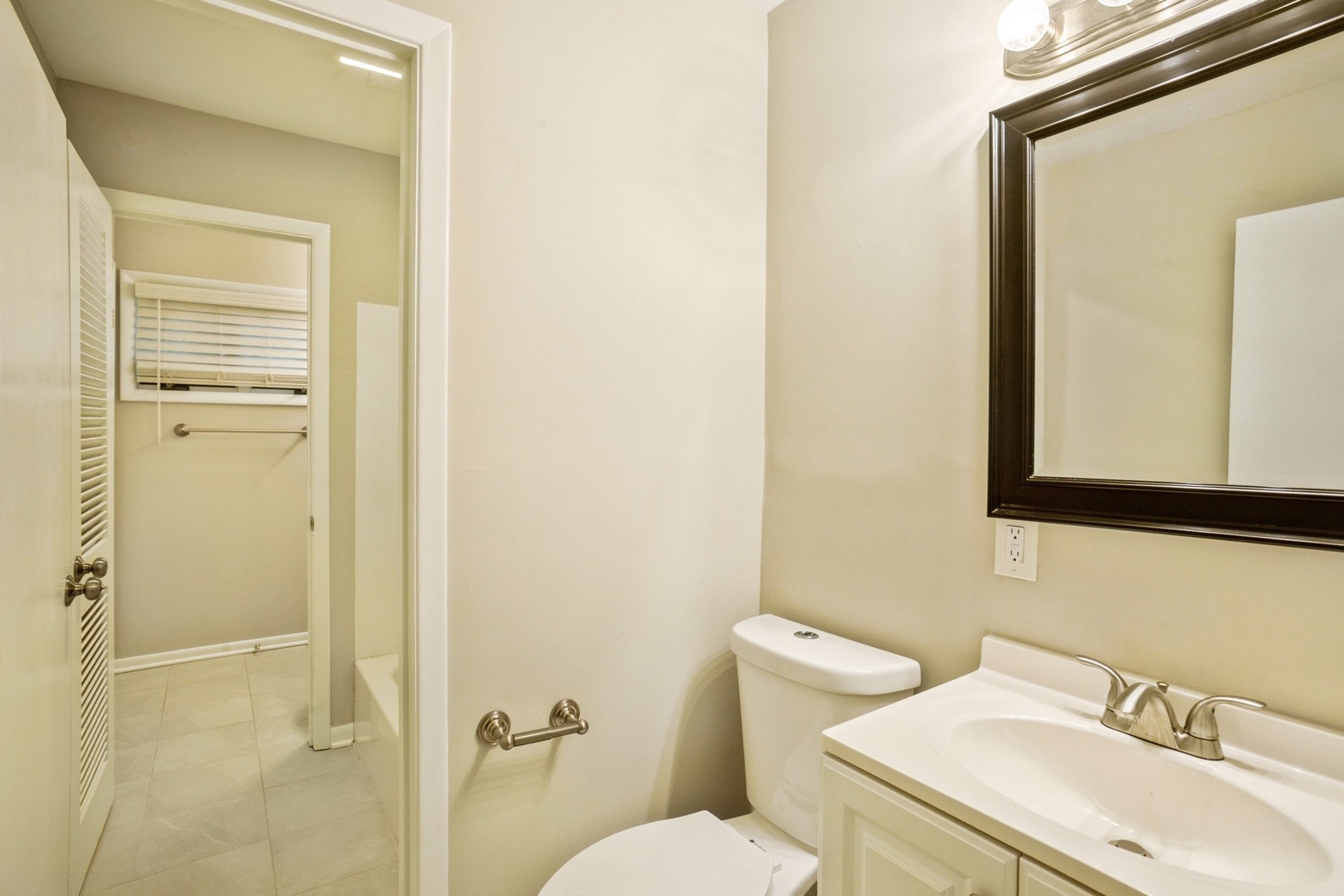 520 Landmeier Road Elk Grove Village, IL 60007 - Photo 12 of 15 Gallery Image 12