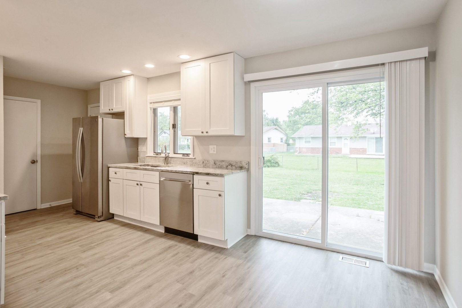 520 Landmeier Road Elk Grove Village, IL 60007 - Photo 6 of 15 Gallery Image 6