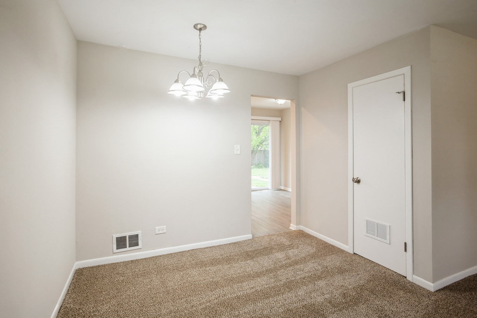 520 Landmeier Road Elk Grove Village, IL 60007 - Photo 7 of 15 Gallery Image 7