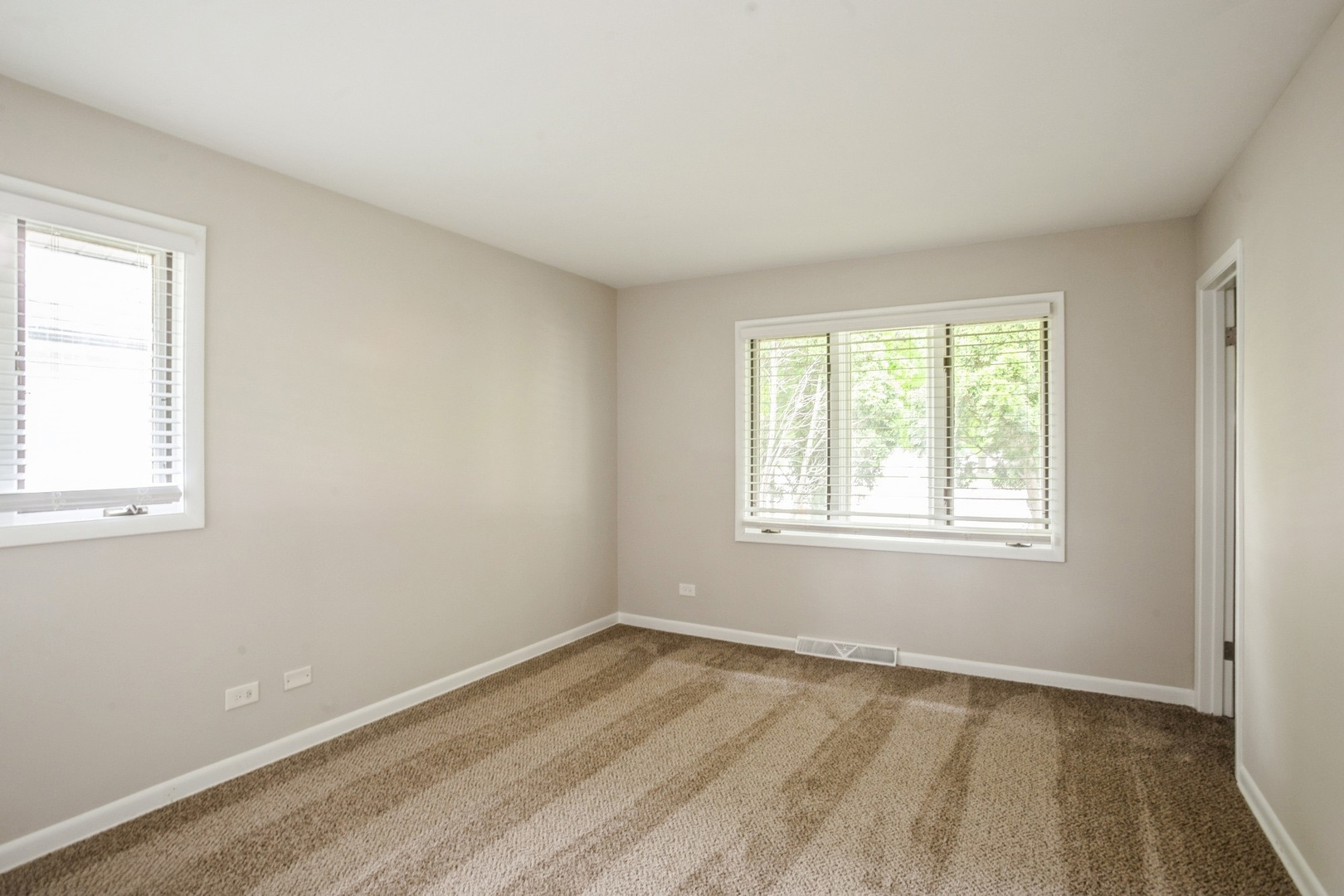 520 Landmeier Road Elk Grove Village, IL 60007 - Photo 8 of 15 Gallery Image 8