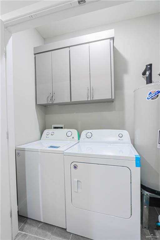 913 West Sunset Valley Street Mission, TX 78573 - Photo 15 of 24 a utility room with dryer and washer