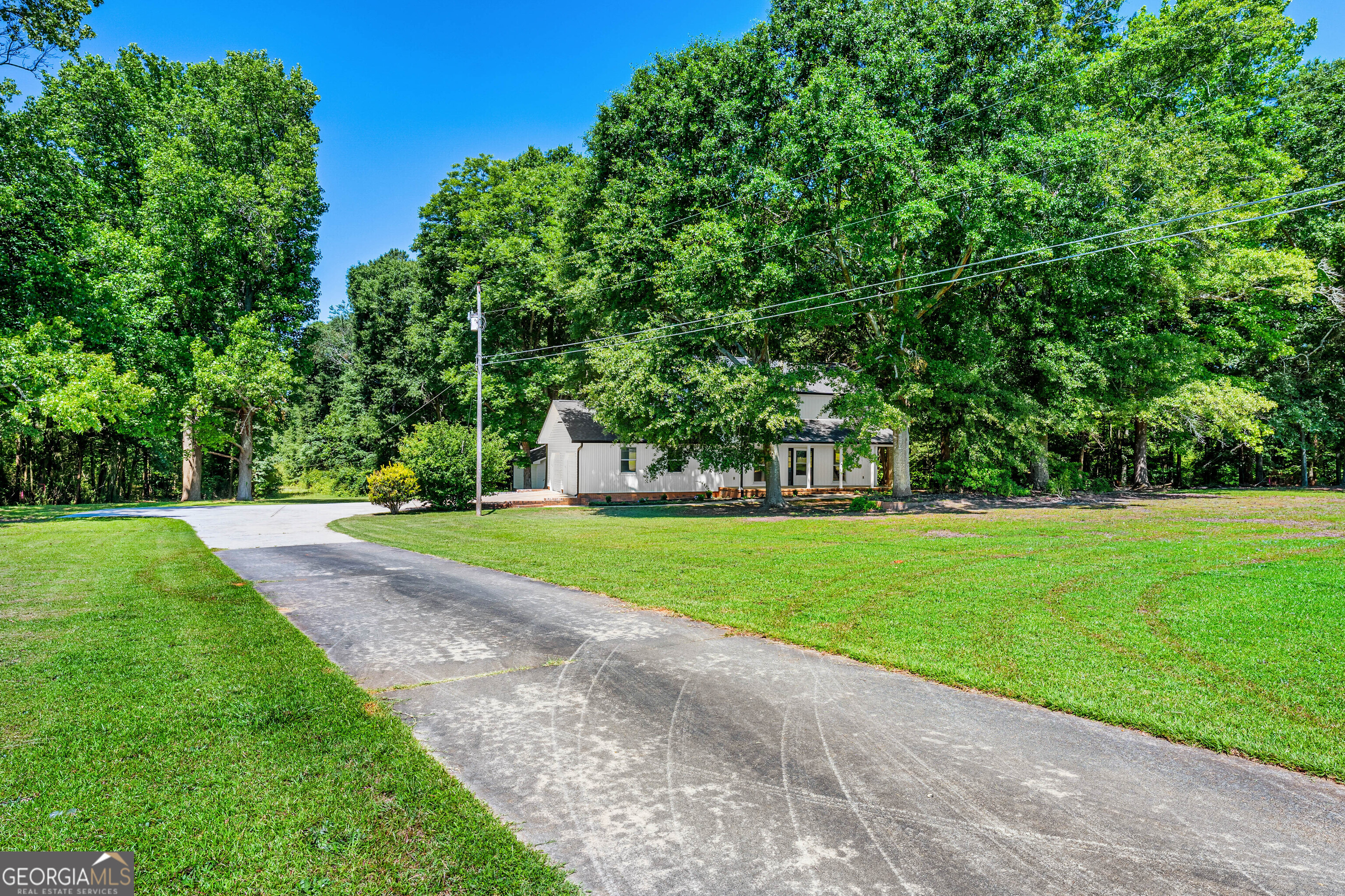 2587 Beacon Light Road Hartwell, GA 30643 - Photo 2 of 19