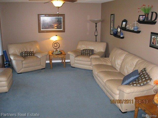 5701 King Road Howell, MI 48843 - Photo 8 of 20 Well Maintained