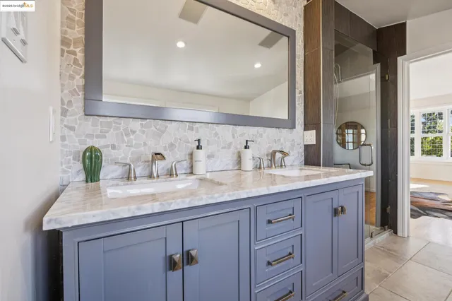 $709,000 | 2749 East 17th Street, Oakland, CA 94601