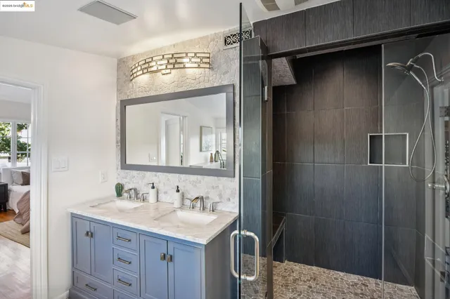 $709,000 | 2749 East 17th Street, Oakland, CA 94601