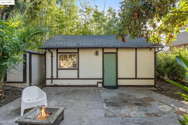 $709,000 | 2749 East 17th Street, Oakland, CA 94601