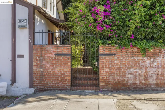 $709,000 | 2749 East 17th Street, Oakland, CA 94601