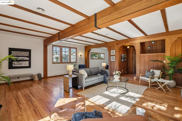 $709,000 | 2749 East 17th Street, Oakland, CA 94601