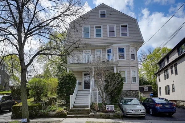 $825,000 | 52 Burnham Street, Unit 3, Belmont, MA 02478