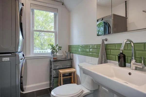 $825,000 | 52 Burnham Street, Unit 3, Belmont, MA 02478