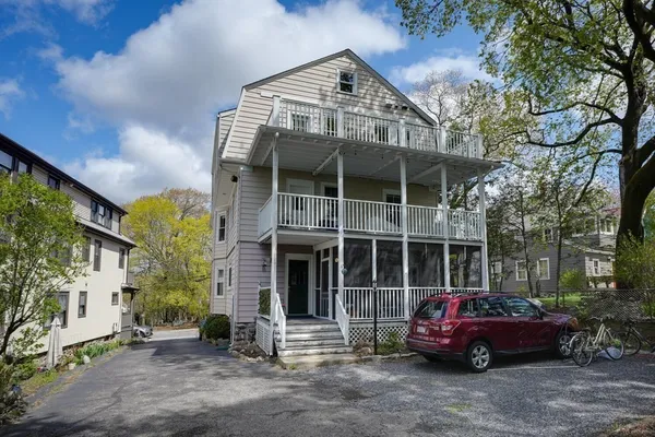 $825,000 | 52 Burnham Street, Unit 3, Belmont, MA 02478