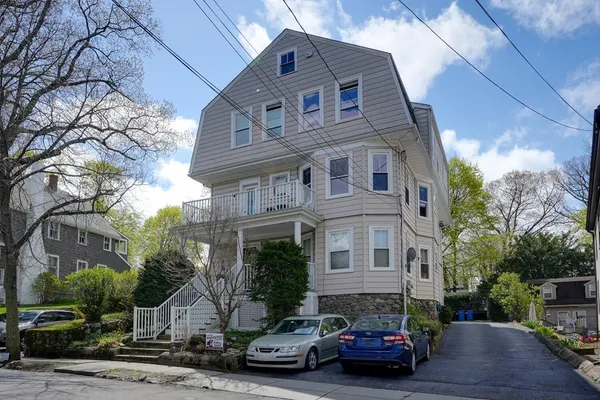 $825,000 | 52 Burnham Street, Unit 3, Belmont, MA 02478