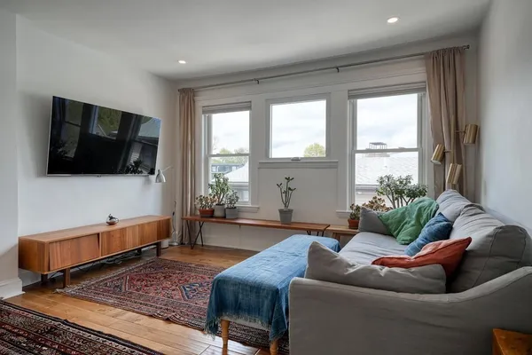 $825,000 | 52 Burnham Street, Unit 3, Belmont, MA 02478