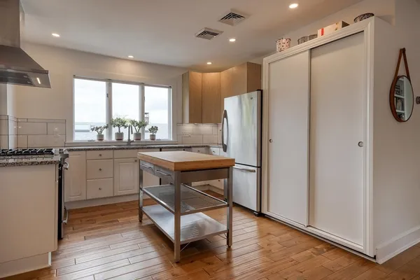 $825,000 | 52 Burnham Street, Unit 3, Belmont, MA 02478