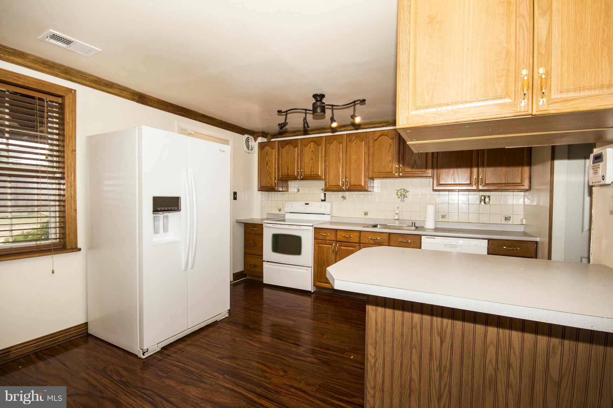 3914 Misty View Road Baltimore, MD 21220 - Photo 11 of 20 Kitchen