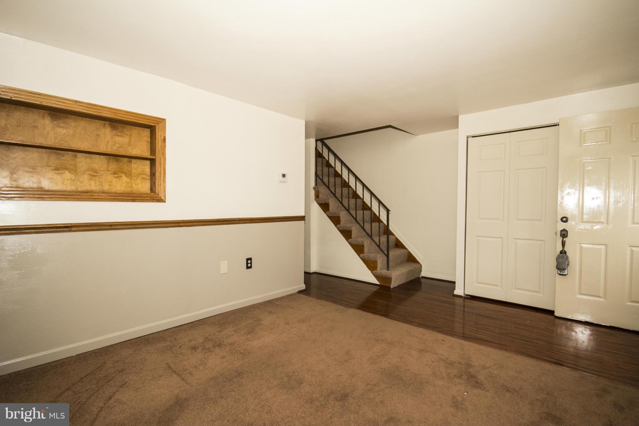 3914 Misty View Road Baltimore, MD 21220 - Photo 4 of 20 Living Room