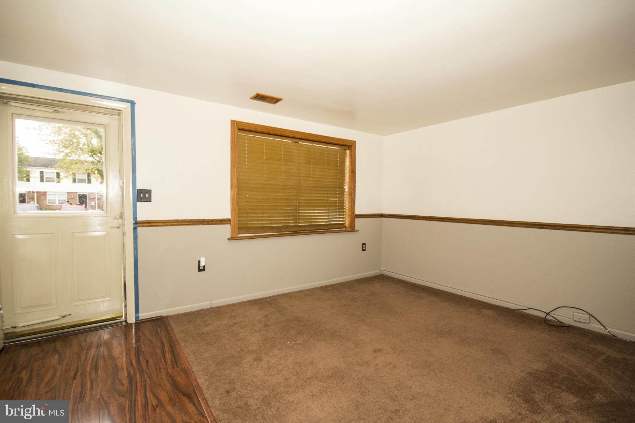3914 Misty View Road Baltimore, MD 21220 - Photo 5 of 20 Living Room