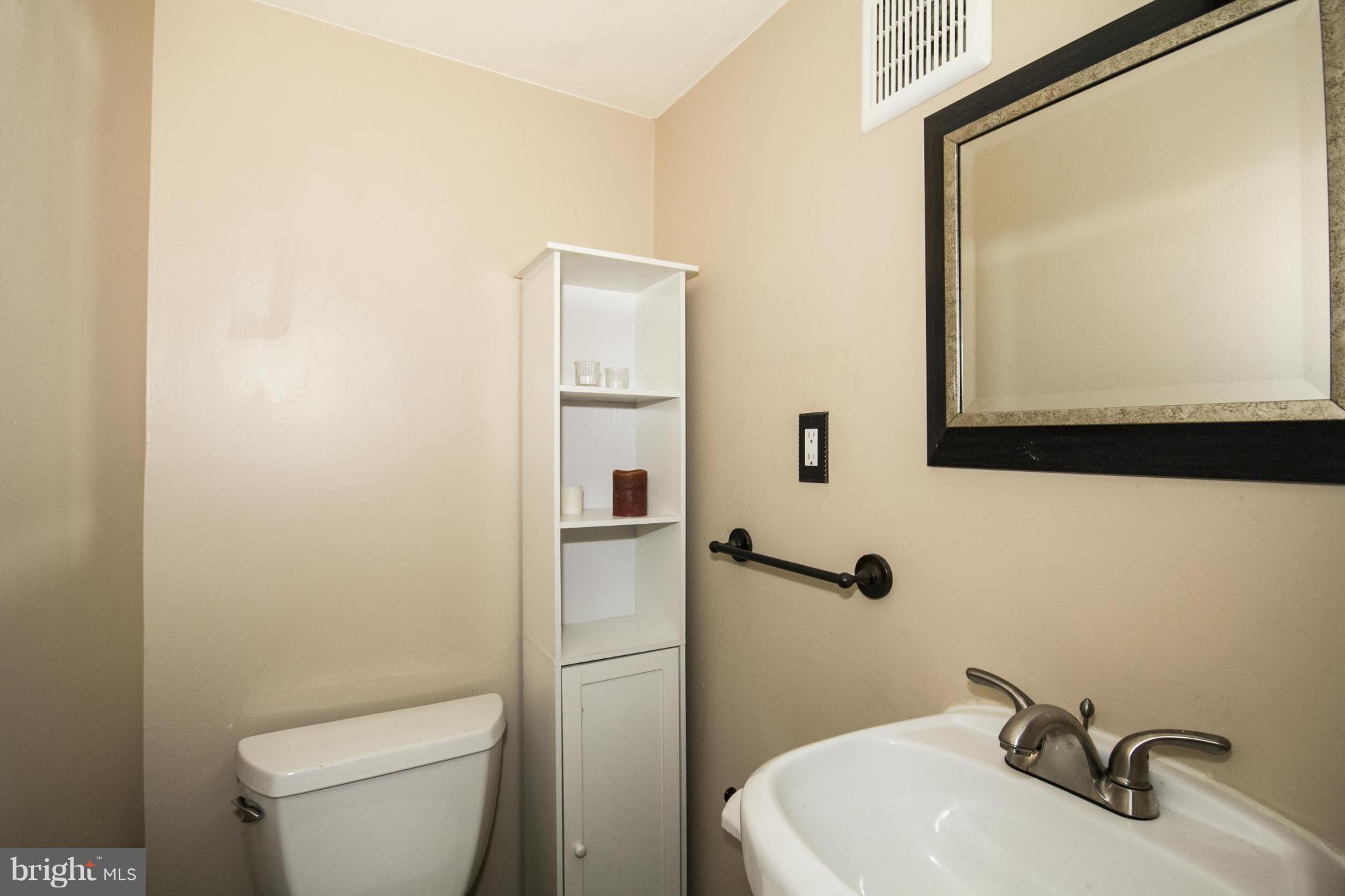 3914 Misty View Road Baltimore, MD 21220 - Photo 6 of 20 Bath