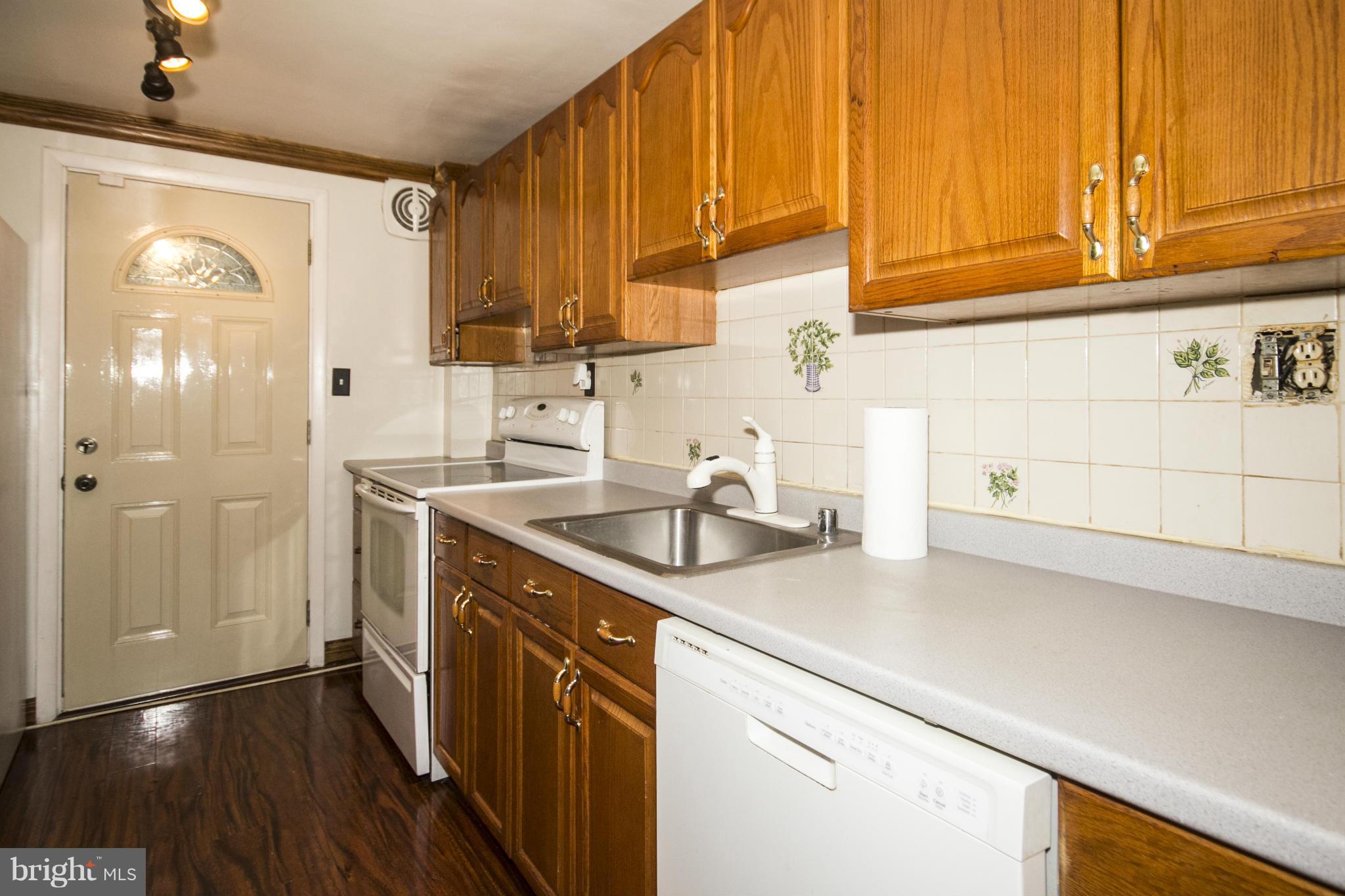 3914 Misty View Road Baltimore, MD 21220 - Photo 8 of 20 Kitchen