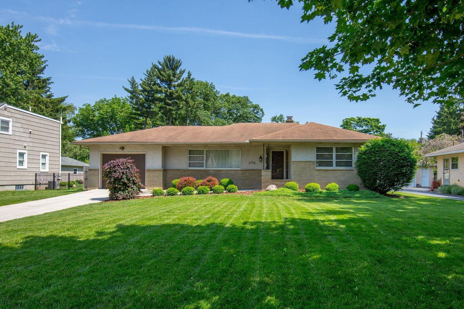 2796 Zollinger Road Columbus, OH 43221 - Photo 3 of 39