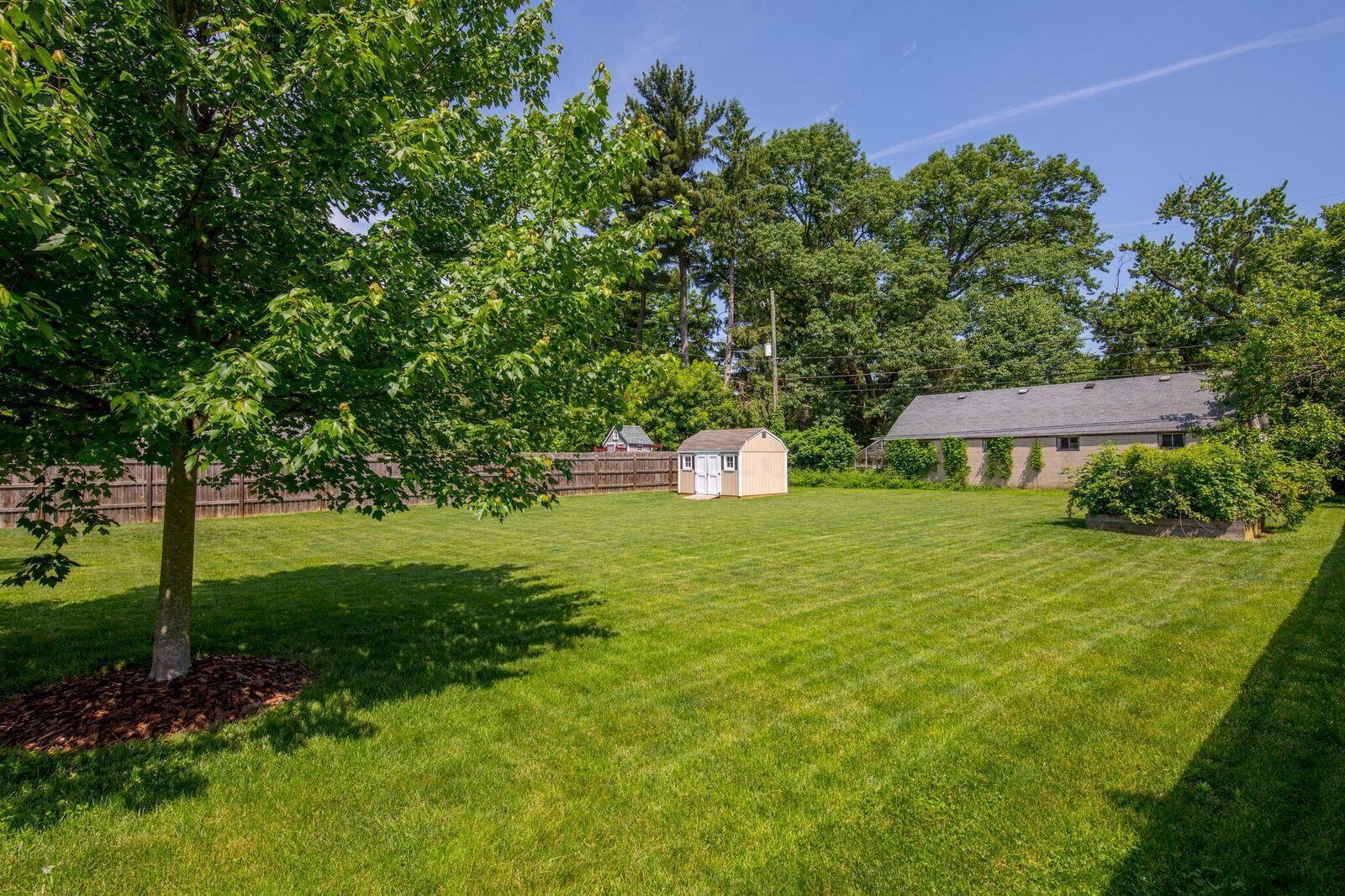 2796 Zollinger Road Columbus, OH 43221 - Photo 6 of 39
