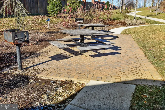 a view of a tennis court
