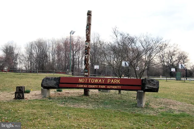 $2,250 | 2931 Deer Hollow Way, Unit 102, Fairfax, VA 22031