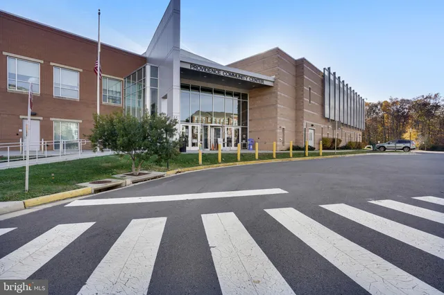 $2,250 | 2931 Deer Hollow Way, Unit 102, Fairfax, VA 22031