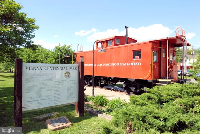 $2,250 | 2931 Deer Hollow Way, Unit 102, Fairfax, VA 22031