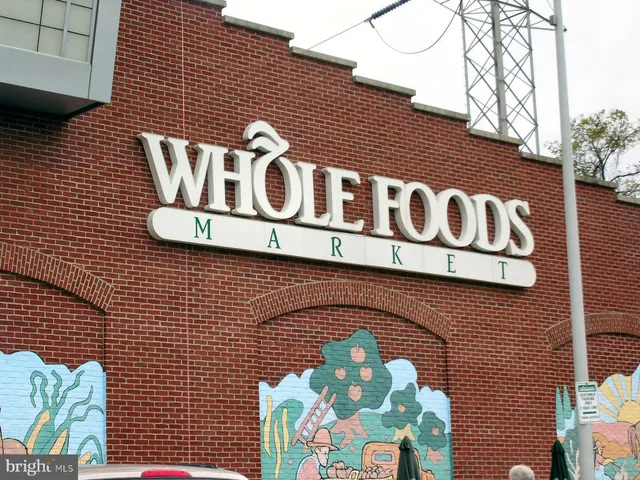 $2,250 | 2931 Deer Hollow Way, Unit 102, Fairfax, VA 22031