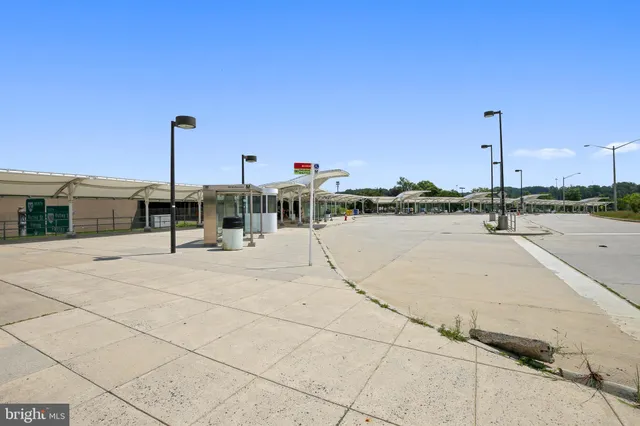 $2,250 | 2931 Deer Hollow Way, Unit 102, Fairfax, VA 22031