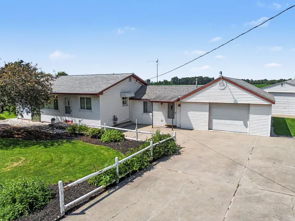 $185,000 | 1530 West Beaver Road, Auburn, MI 48611