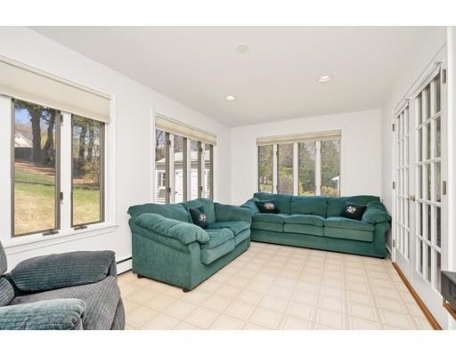 33 Lockeland Road Winchester, MA 01890 - Photo 6 of 28 a living room with furniture and a window