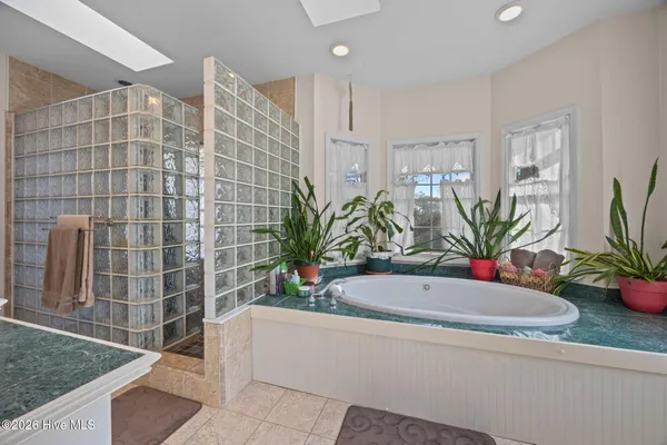 $590,000 | 33 Neuse Winds Drive, Oriental, NC 28571