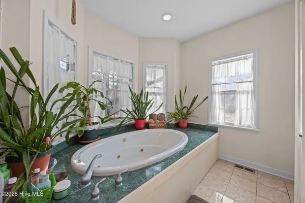$590,000 | 33 Neuse Winds Drive, Oriental, NC 28571