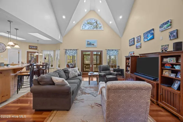 $590,000 | 33 Neuse Winds Drive, Oriental, NC 28571