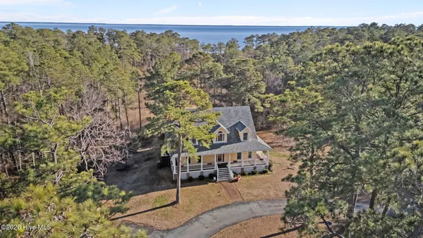 $590,000 | 33 Neuse Winds Drive, Oriental, NC 28571