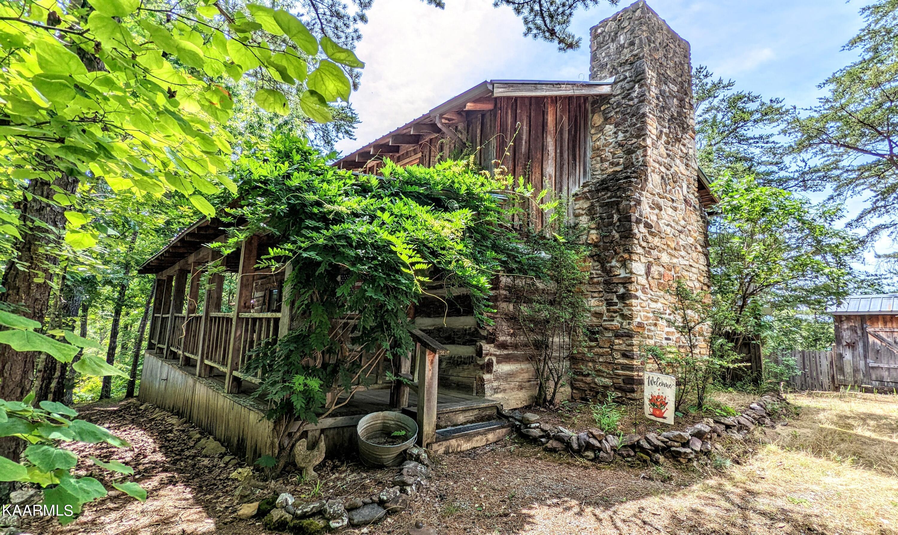 867 lloyd huskey front photo