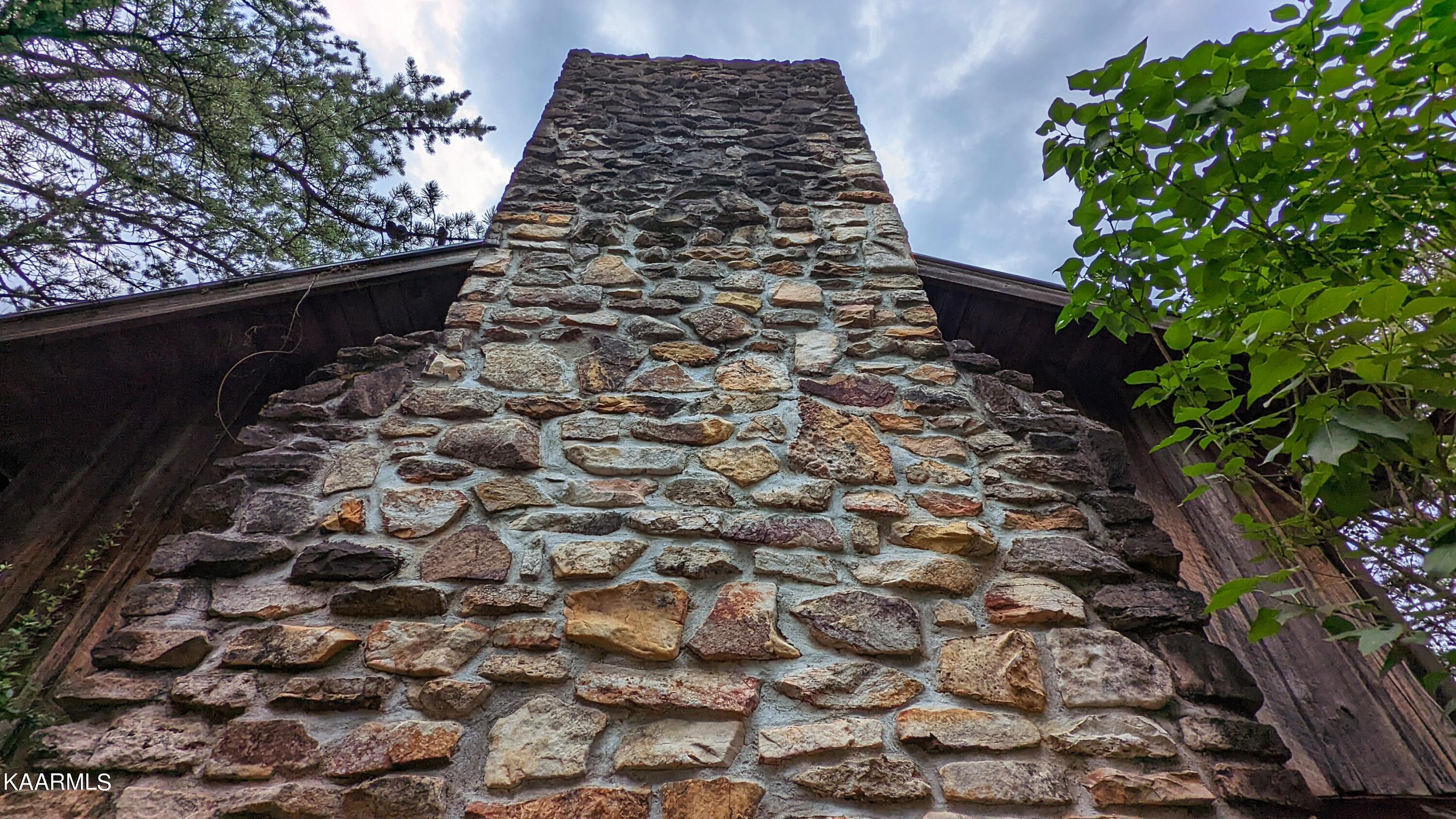 867 Lloyd Huskey Road Pigeon Forge, TN 37863 - Photo 3 of 33 PXL_20220614_135117425~2